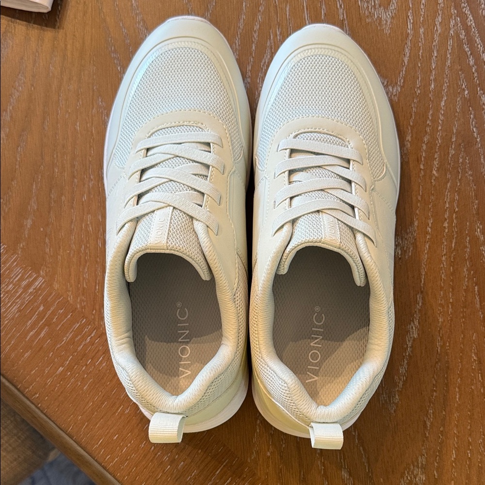 Brand new VIONIC Shay II sneaker. Walking shoe. Slip on. Buy now save $$ 😊